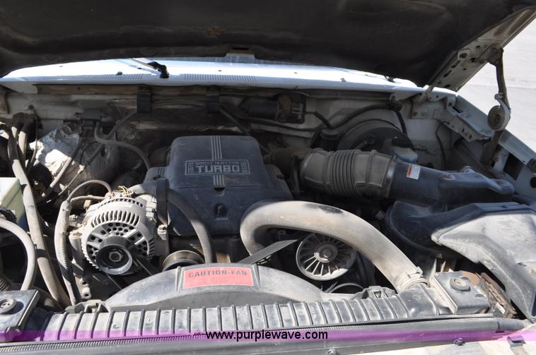 image for item G6067 1996 Ford F350 XL flatbed pickup truck