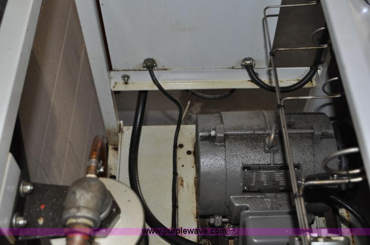 image for item G6068 1995 Bauer Breathing C-E3 air compressor