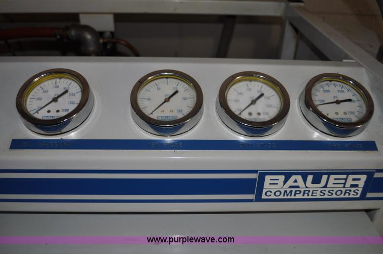image for item G6068 1995 Bauer Breathing C-E3 air compressor