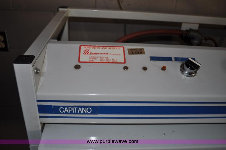 image for item G6068 1995 Bauer Breathing C-E3 air compressor