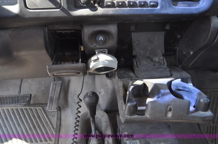 image for item G6070 2001 Dodge Ram 1500 pickup truck