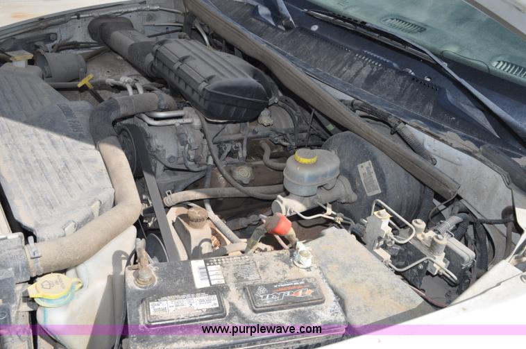 image for item G6070 2001 Dodge Ram 1500 pickup truck