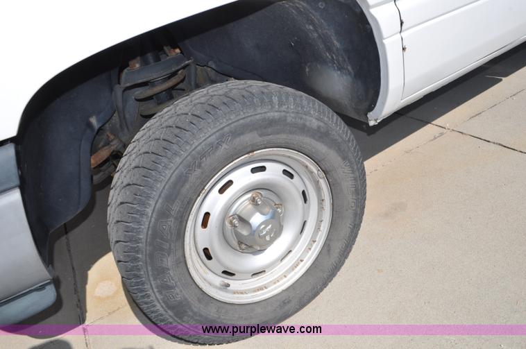 image for item G6070 2001 Dodge Ram 1500 pickup truck