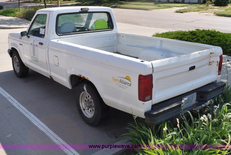 image for item G6071 1992 Ford Ranger pickup truck