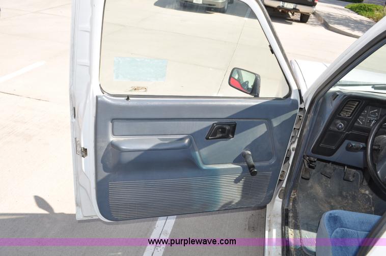 image for item G6071 1992 Ford Ranger pickup truck