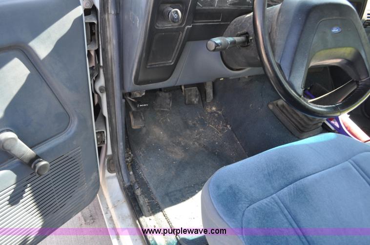 image for item G6071 1992 Ford Ranger pickup truck