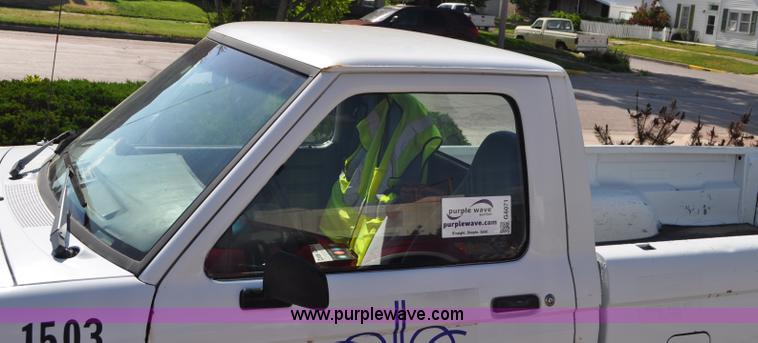 image for item G6071 1992 Ford Ranger pickup truck