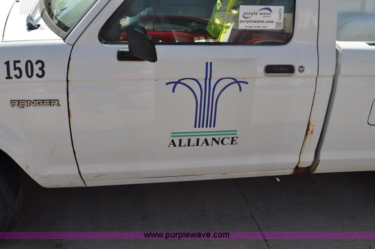 image for item G6071 1992 Ford Ranger pickup truck