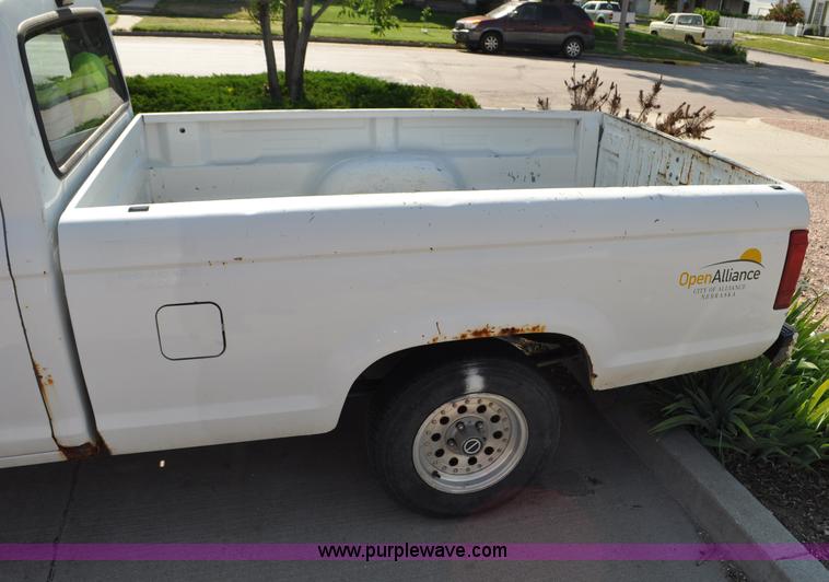 image for item G6071 1992 Ford Ranger pickup truck