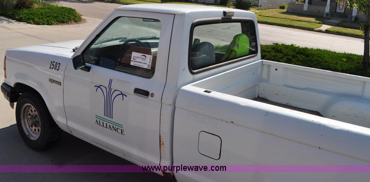 image for item G6071 1992 Ford Ranger pickup truck