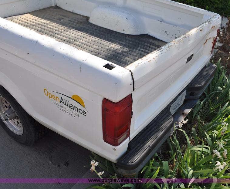 image for item G6071 1992 Ford Ranger pickup truck