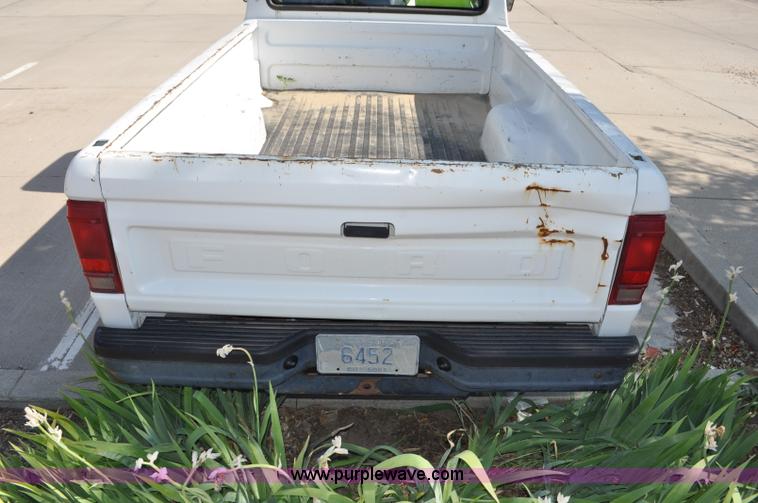 image for item G6071 1992 Ford Ranger pickup truck