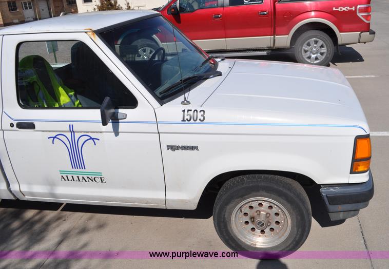 image for item G6071 1992 Ford Ranger pickup truck