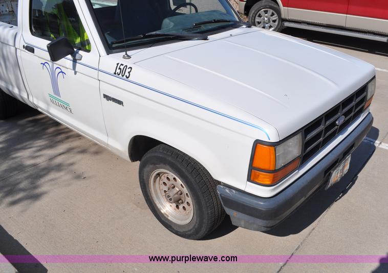 image for item G6071 1992 Ford Ranger pickup truck