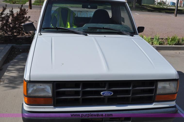 image for item G6071 1992 Ford Ranger pickup truck