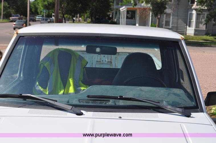 image for item G6071 1992 Ford Ranger pickup truck