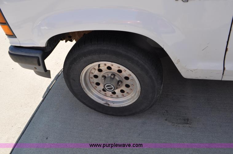 image for item G6071 1992 Ford Ranger pickup truck