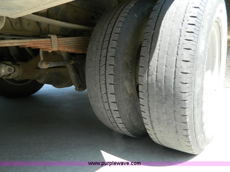 image for item G7997 1999 Ford F350 bucket truck