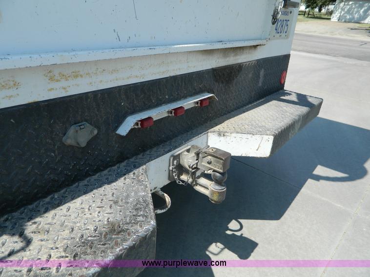 image for item G7997 1999 Ford F350 bucket truck
