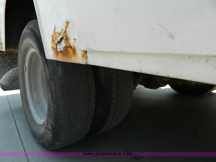 image for item G7997 1999 Ford F350 bucket truck