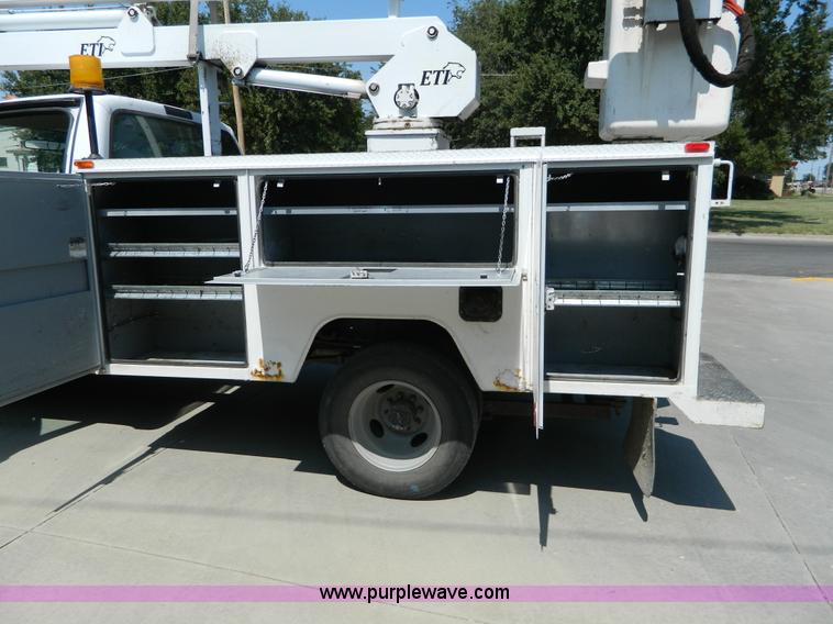 image for item G7997 1999 Ford F350 bucket truck
