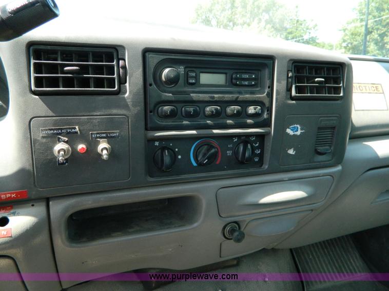 image for item G7997 1999 Ford F350 bucket truck