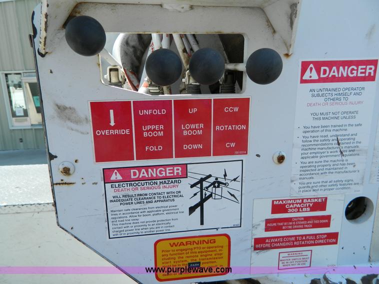 image for item G7997 1999 Ford F350 bucket truck