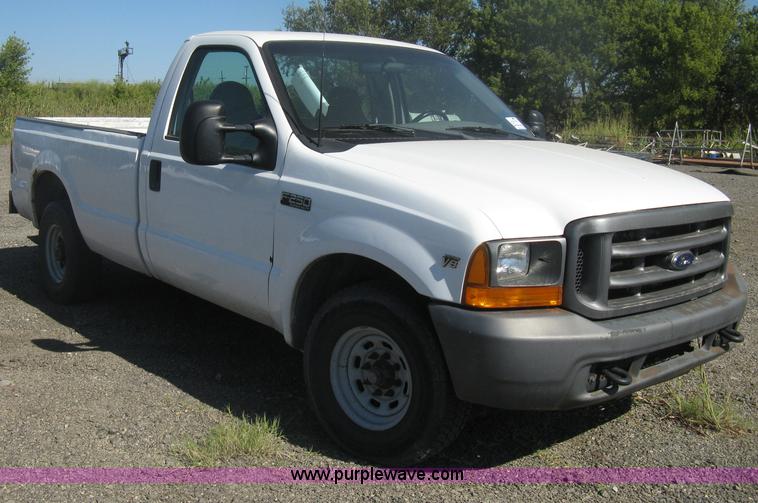image for item H6395 2000 Ford F250 Super Duty XL pickup truck