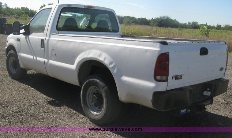 image for item H6395 2000 Ford F250 Super Duty XL pickup truck