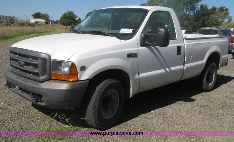 image for item H6395 2000 Ford F250 Super Duty XL pickup truck