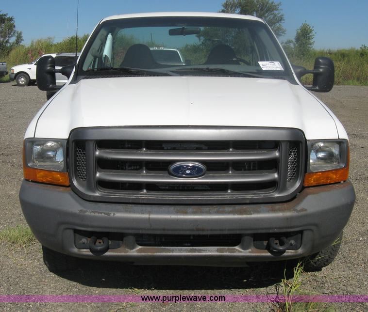 image for item H6395 2000 Ford F250 Super Duty XL pickup truck