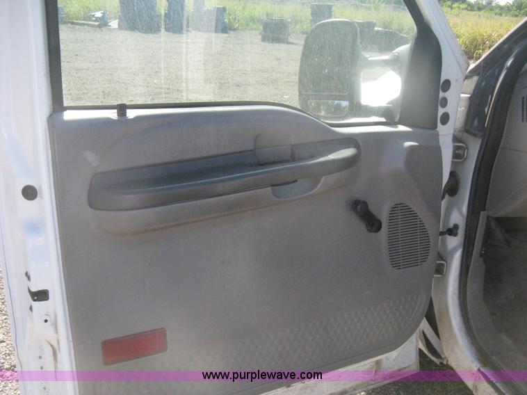 image for item H6395 2000 Ford F250 Super Duty XL pickup truck