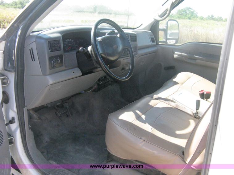 image for item H6395 2000 Ford F250 Super Duty XL pickup truck