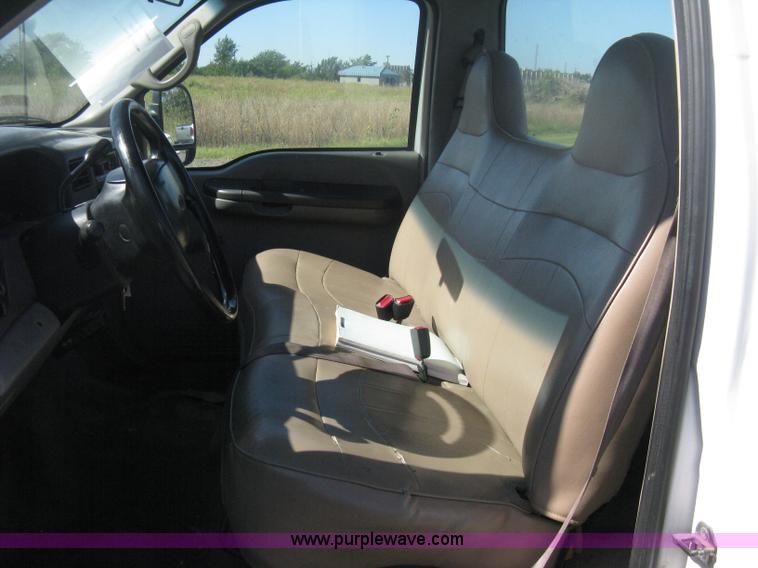 image for item H6395 2000 Ford F250 Super Duty XL pickup truck