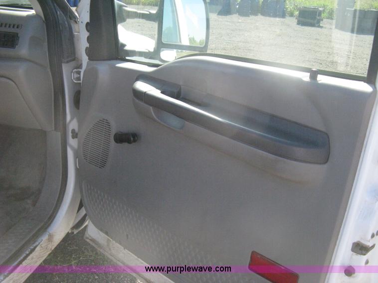 image for item H6395 2000 Ford F250 Super Duty XL pickup truck