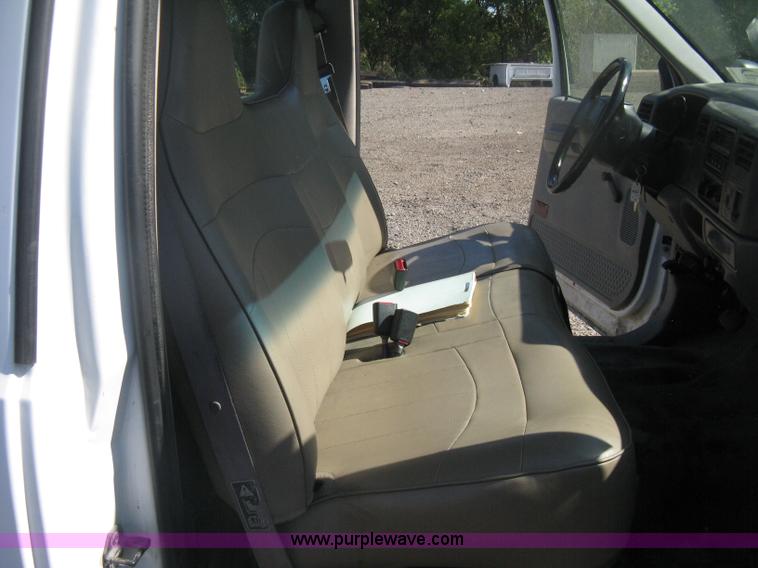 image for item H6395 2000 Ford F250 Super Duty XL pickup truck