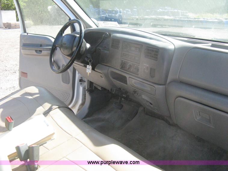 image for item H6395 2000 Ford F250 Super Duty XL pickup truck