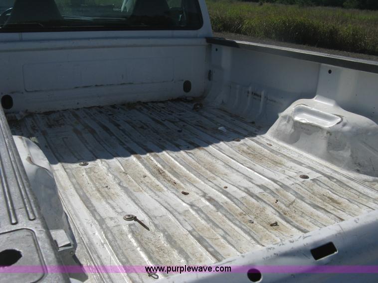 image for item H6395 2000 Ford F250 Super Duty XL pickup truck