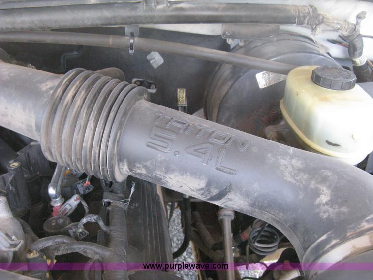 image for item H6395 2000 Ford F250 Super Duty XL pickup truck