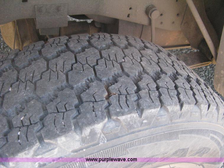 image for item H6395 2000 Ford F250 Super Duty XL pickup truck