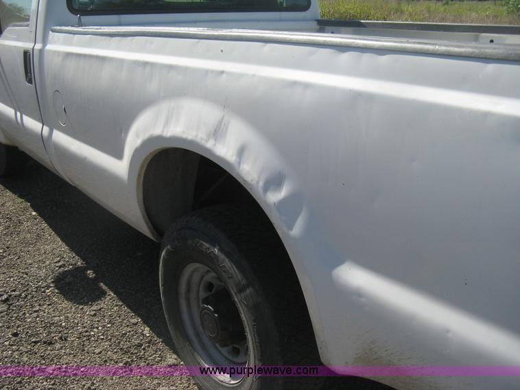 image for item H6395 2000 Ford F250 Super Duty XL pickup truck