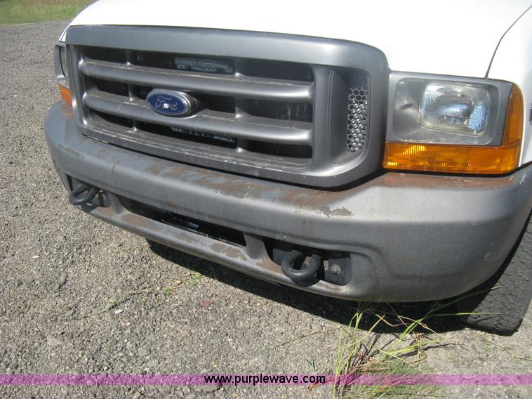 image for item H6395 2000 Ford F250 Super Duty XL pickup truck