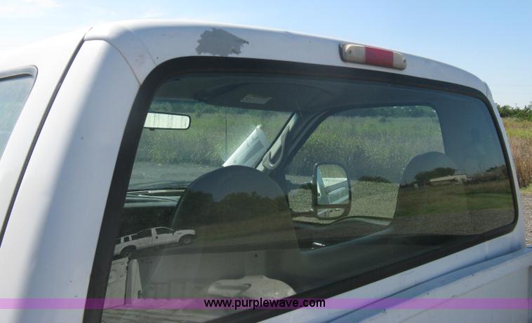 image for item H6395 2000 Ford F250 Super Duty XL pickup truck