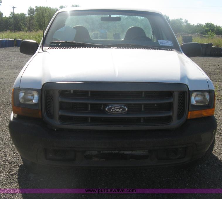 image for item H6396 2000 Ford F250 Super Duty XL pickup truck