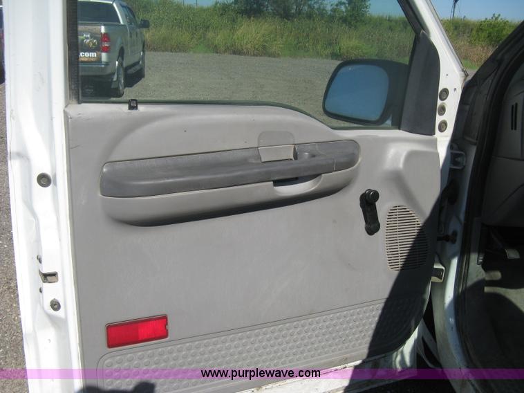 image for item H6396 2000 Ford F250 Super Duty XL pickup truck