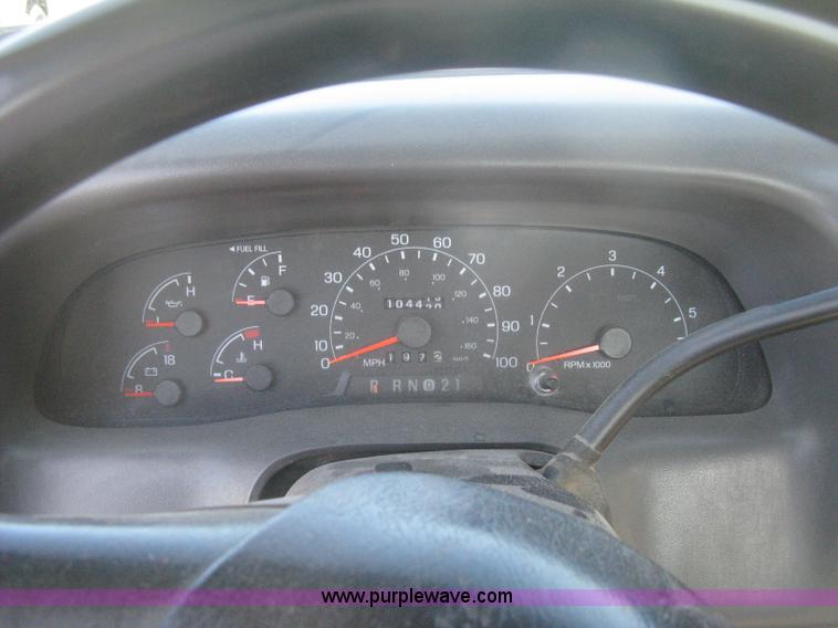 image for item H6396 2000 Ford F250 Super Duty XL pickup truck