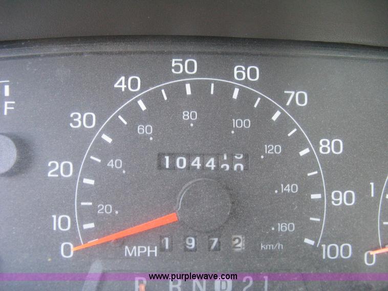 image for item H6396 2000 Ford F250 Super Duty XL pickup truck