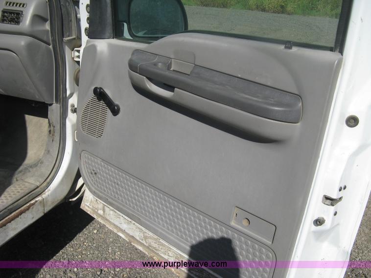 image for item H6396 2000 Ford F250 Super Duty XL pickup truck