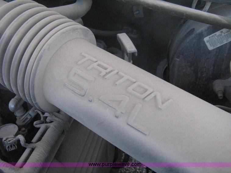 image for item H6396 2000 Ford F250 Super Duty XL pickup truck