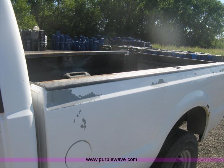 image for item H6396 2000 Ford F250 Super Duty XL pickup truck